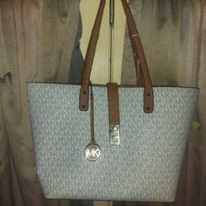 Michael Kors Karson Large Signature Carryall Tote 